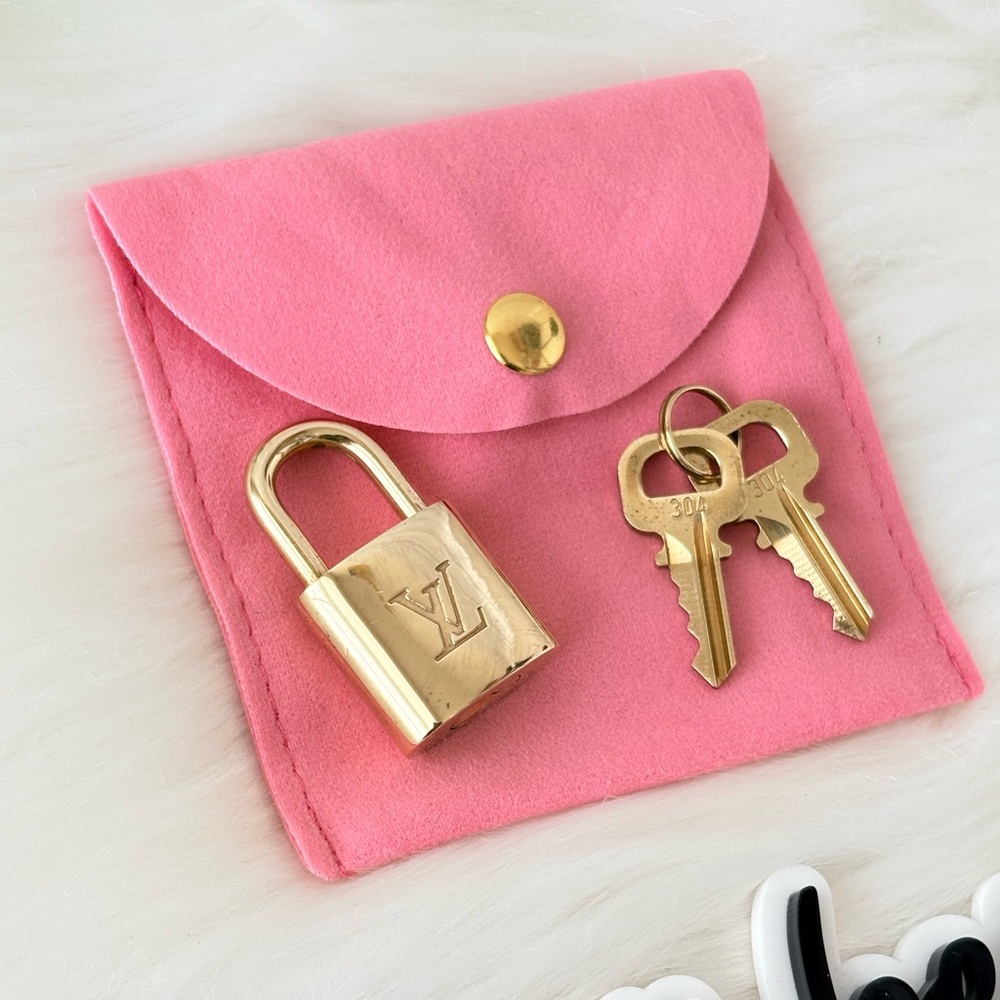 Louis Vuitton Padlock And Key #304 - Picture 5 of 11